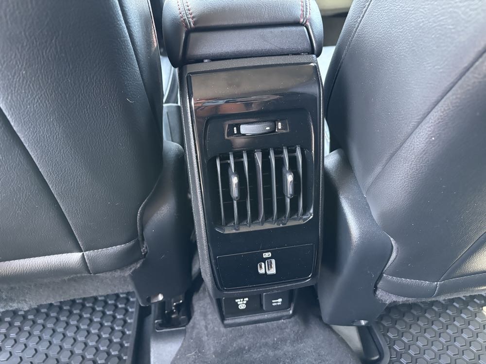 Vehicle image 29 of 35