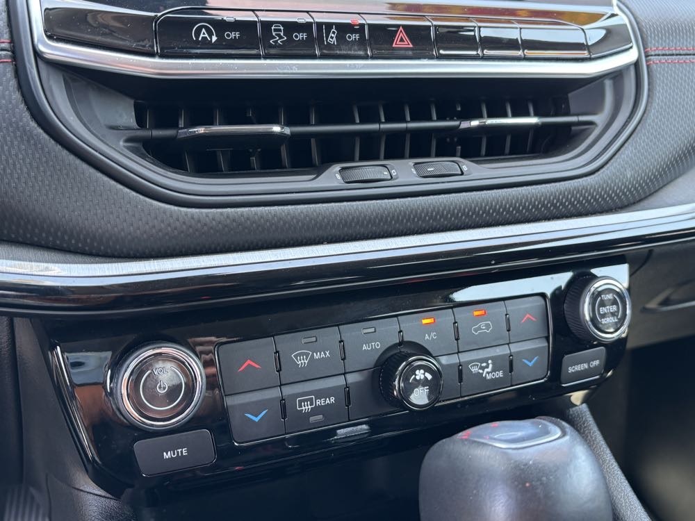 Vehicle image 20 of 35