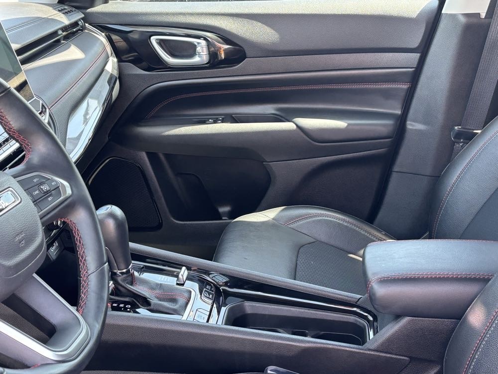 Vehicle image 11 of 35