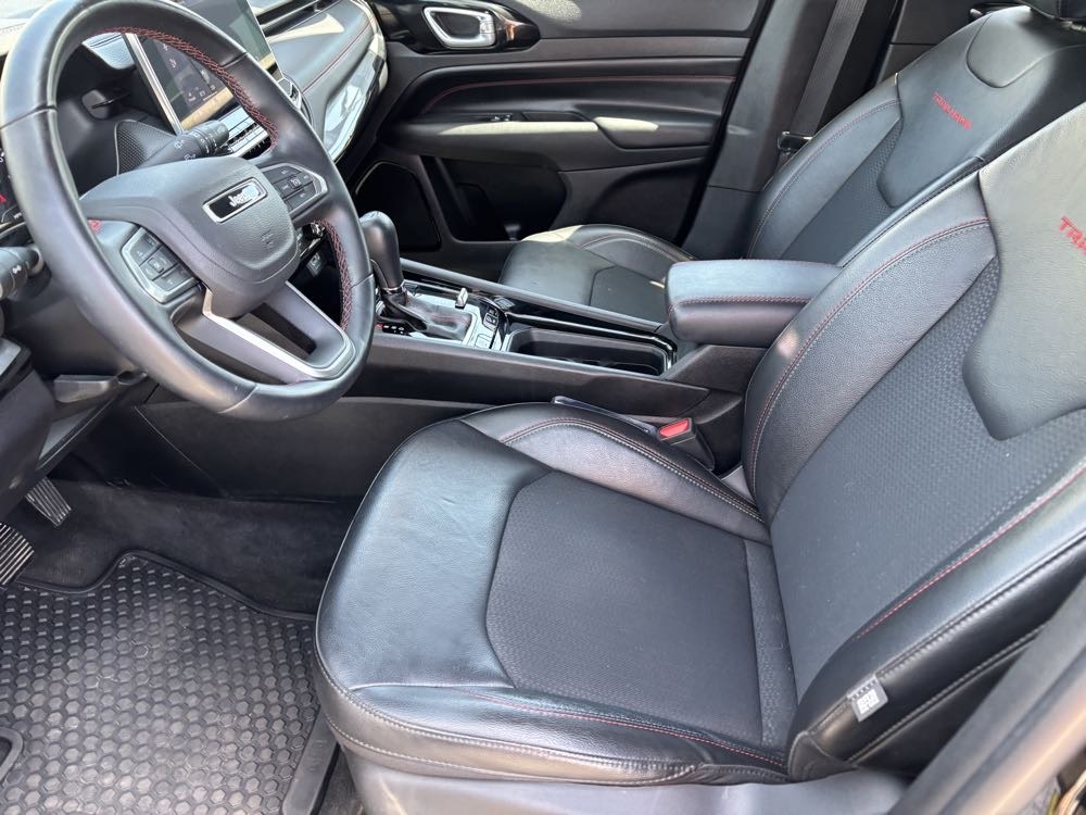 Vehicle image 10 of 35