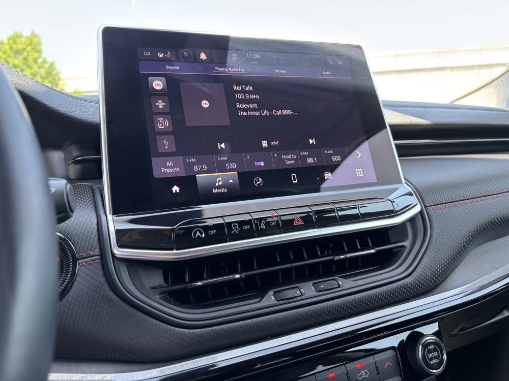 Vehicle image 21 of 35