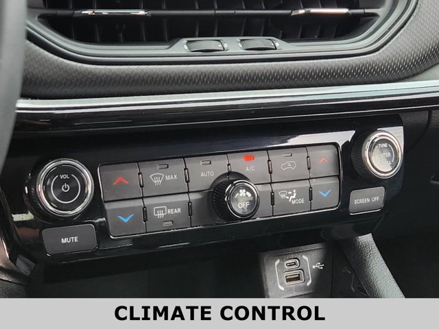 Vehicle image 15 of 28