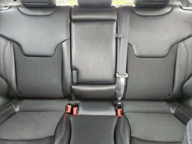 Vehicle image 27 of 28