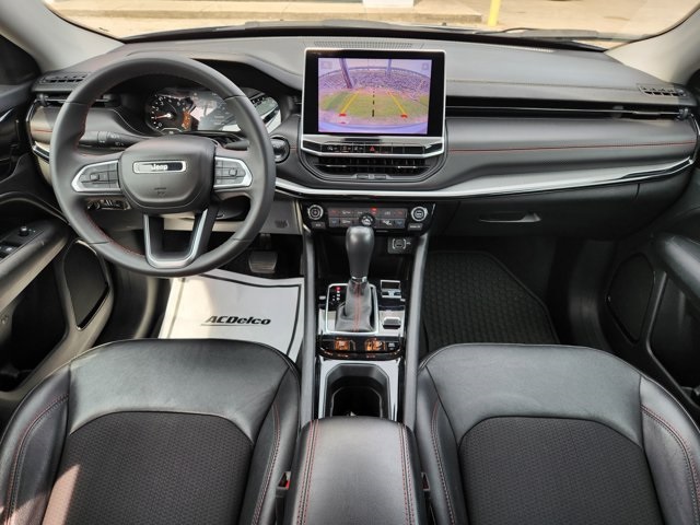 Vehicle image 17 of 28