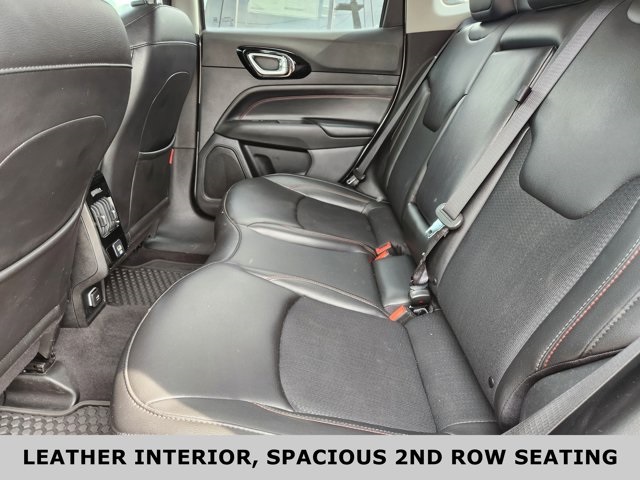 Vehicle image 10 of 28