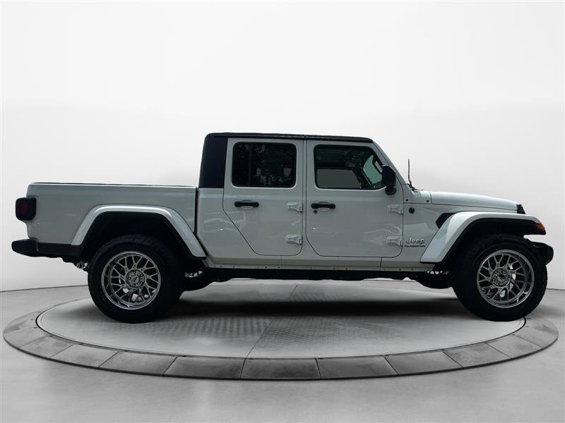Vehicle image 3 of 14