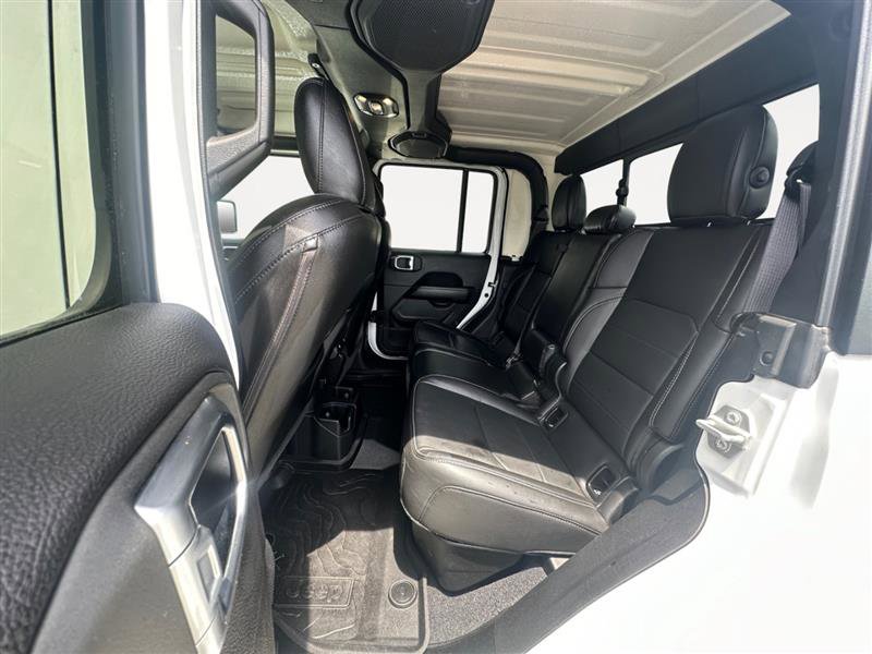 Vehicle image 13 of 14