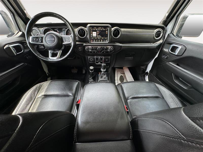 Vehicle image 10 of 14