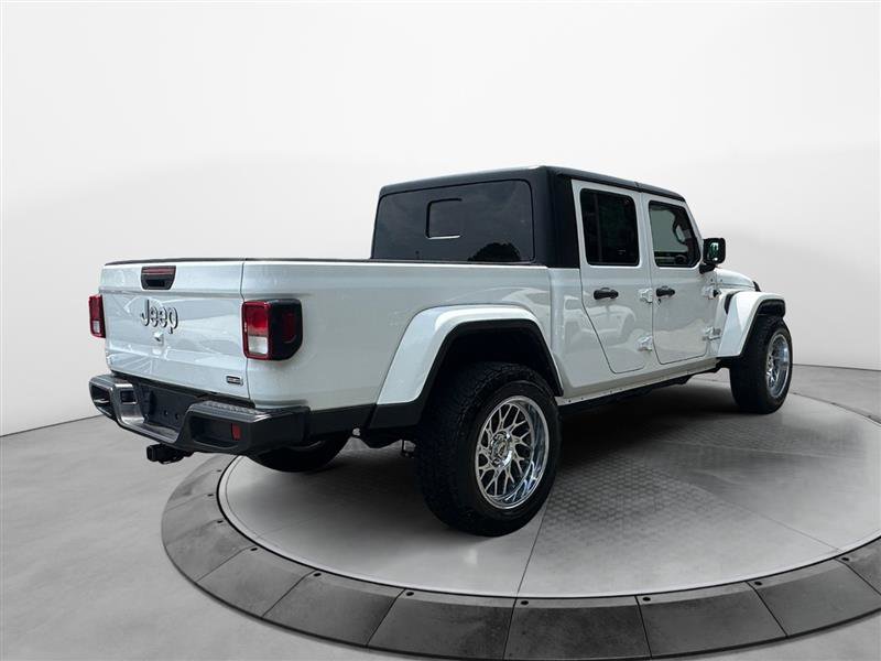 Vehicle image 4 of 14