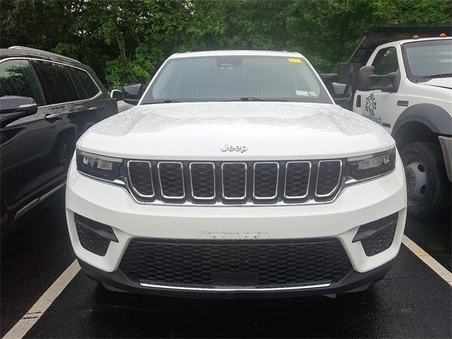 Vehicle image 3 of 4