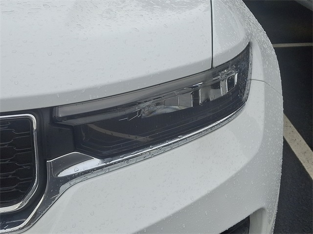 Vehicle image 4 of 4