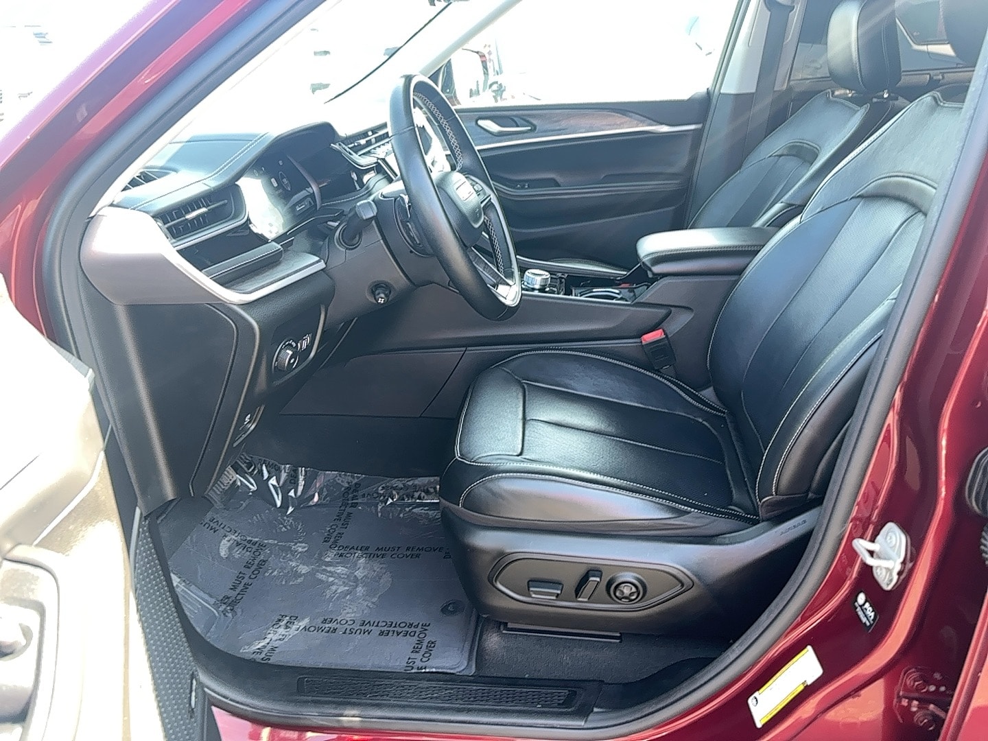 Vehicle image 10 of 17