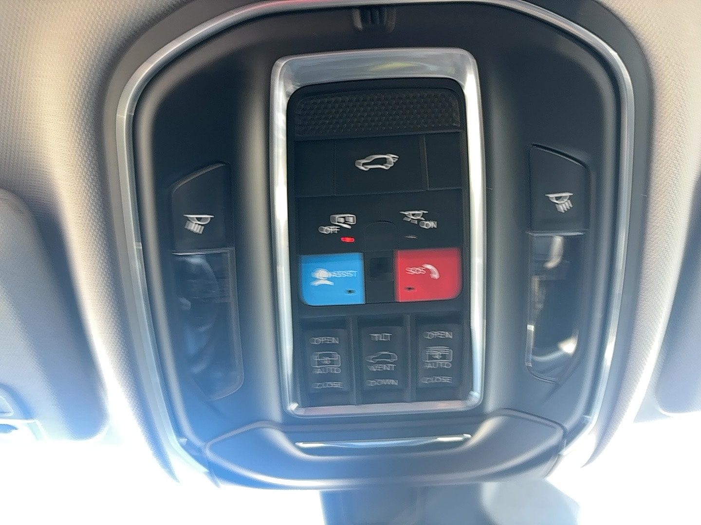 Vehicle image 15 of 17