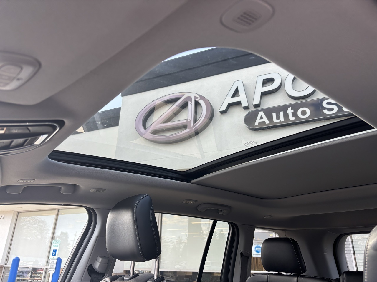 Vehicle image 16 of 20
