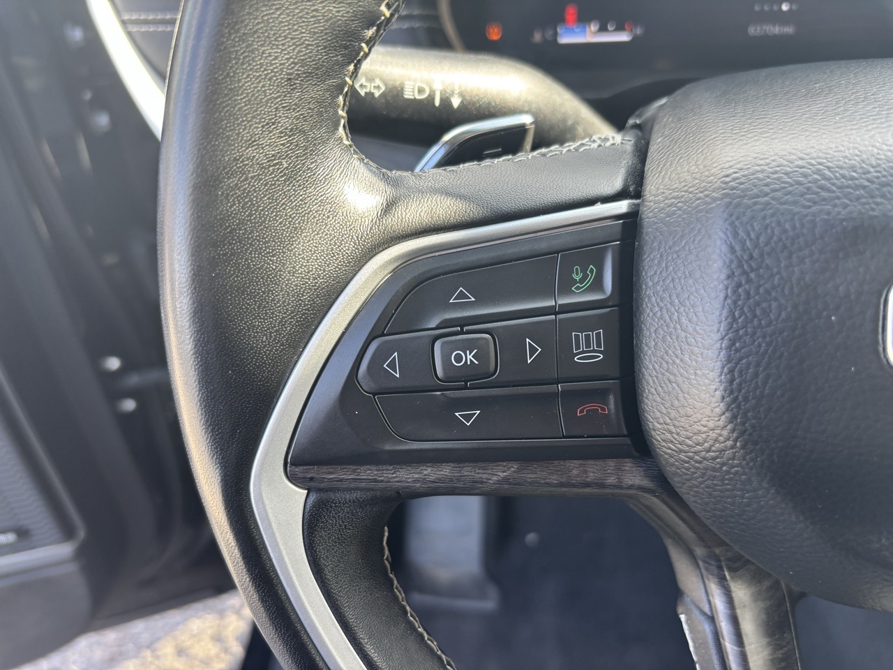 Vehicle image 10 of 20