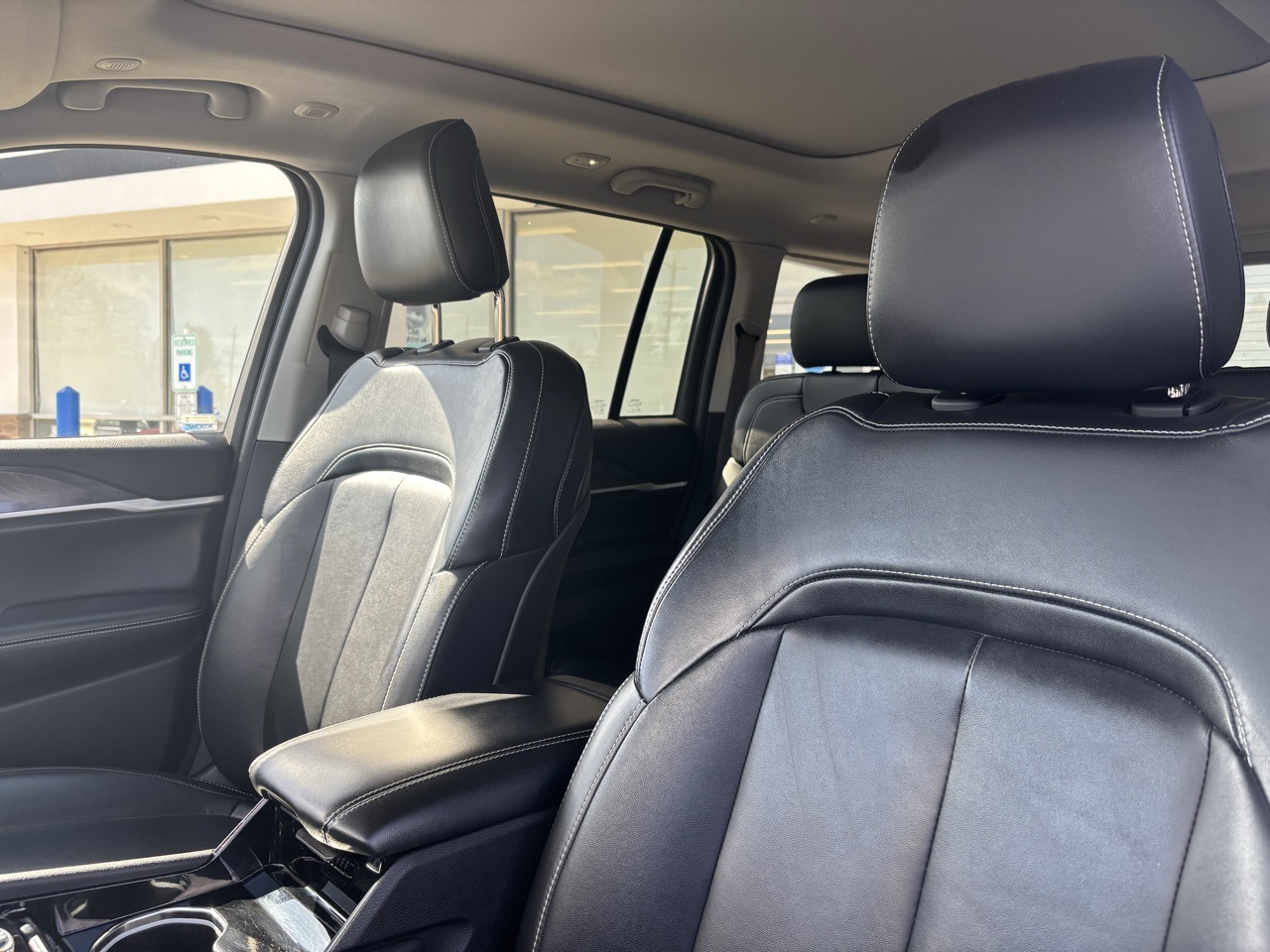 Vehicle image 8 of 20