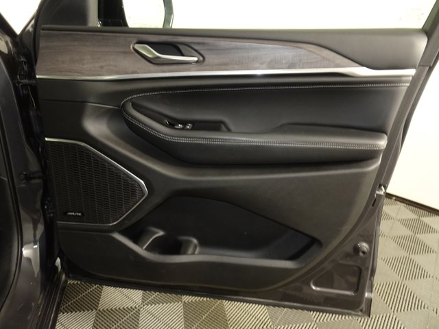 Vehicle image 34 of 53