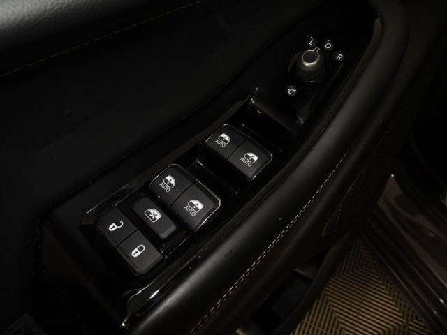 Vehicle image 47 of 53