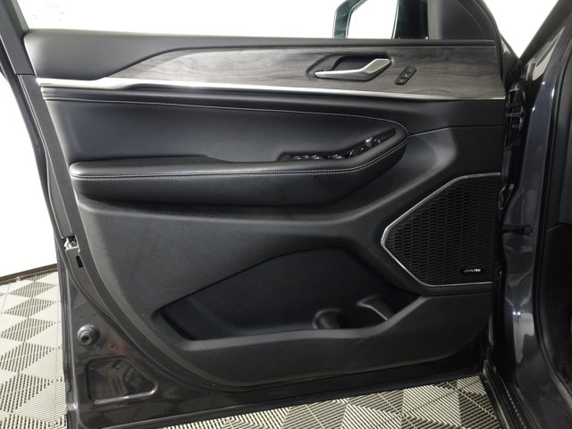 Vehicle image 33 of 53