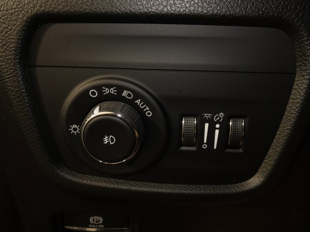 Vehicle image 40 of 53
