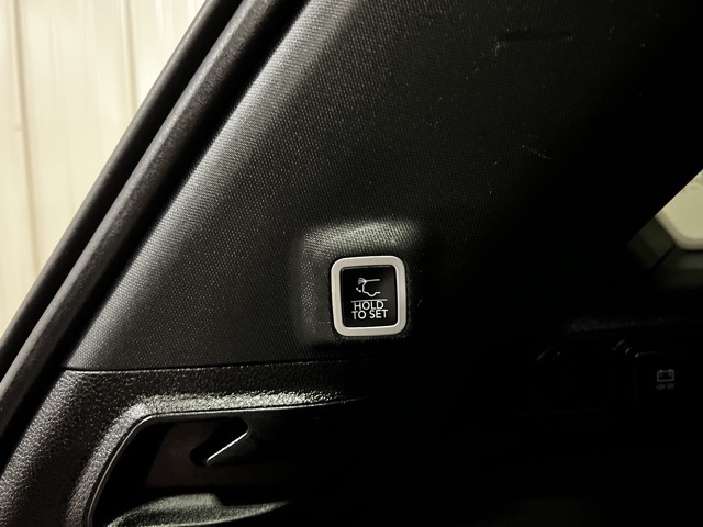 Vehicle image 24 of 52