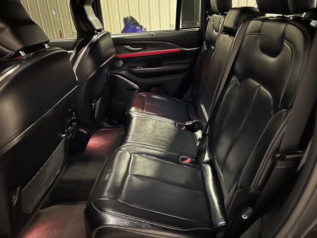 Vehicle image 19 of 52