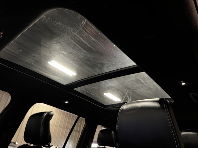 Vehicle image 48 of 52
