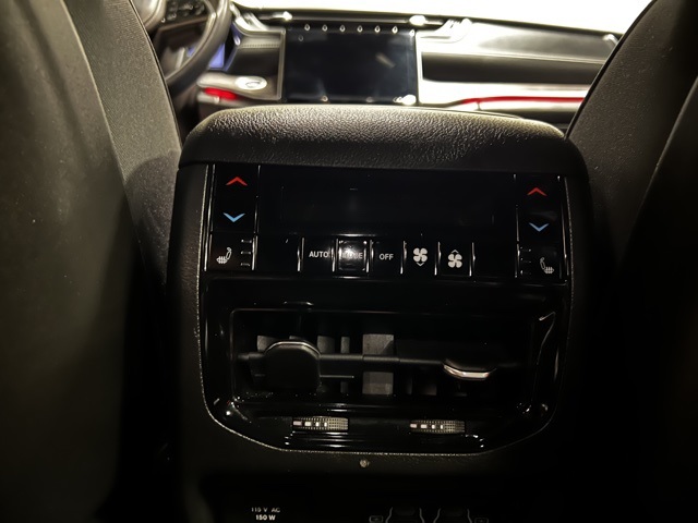 Vehicle image 22 of 52