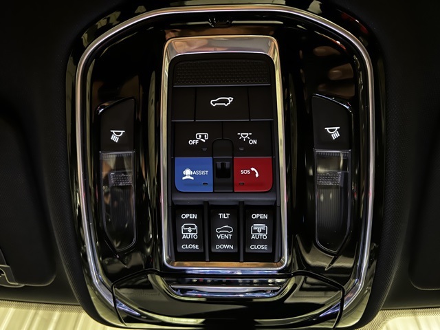 Vehicle image 47 of 52