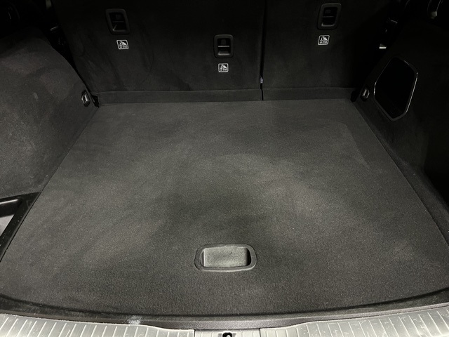 Vehicle image 23 of 52