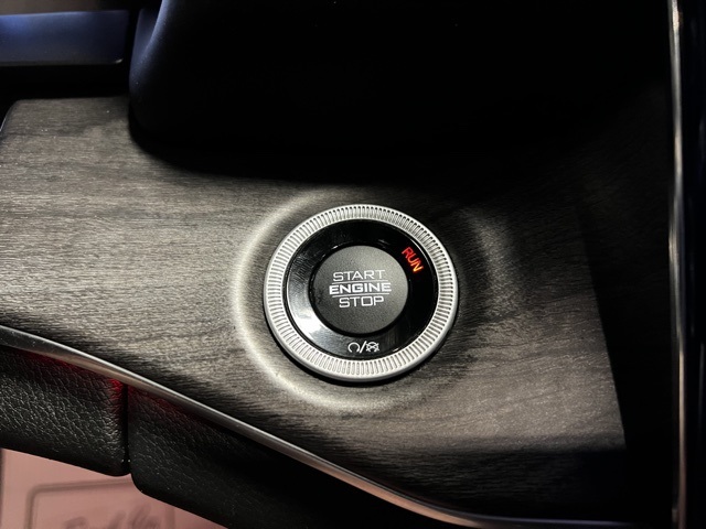 Vehicle image 41 of 52