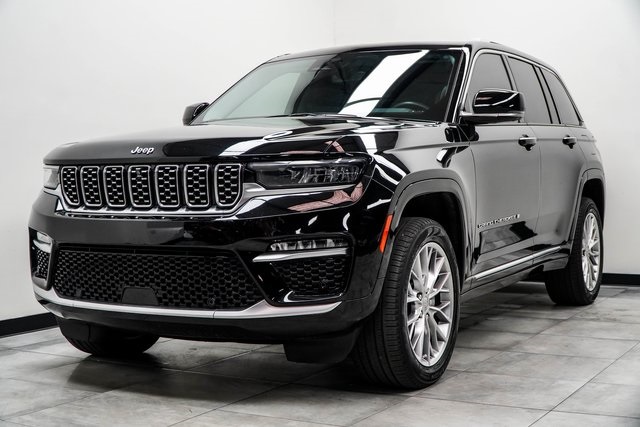 2022 Jeep Grand Cherokee Summit Image 2 of 50