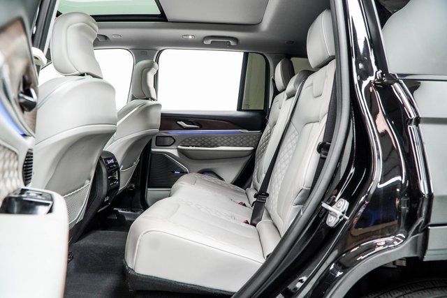 2022 Jeep Grand Cherokee Summit Image 14 of 50