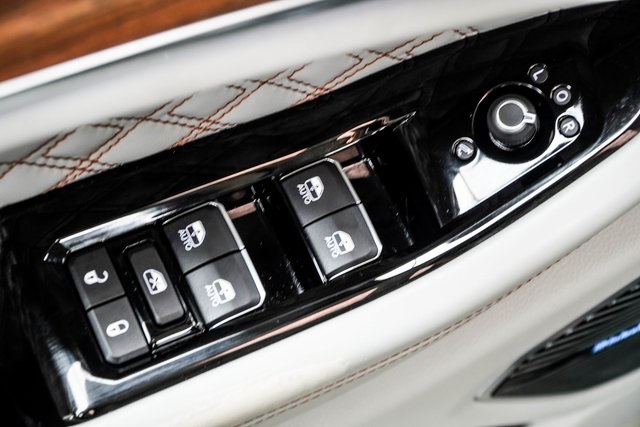 2022 Jeep Grand Cherokee Summit Image 31 of 50