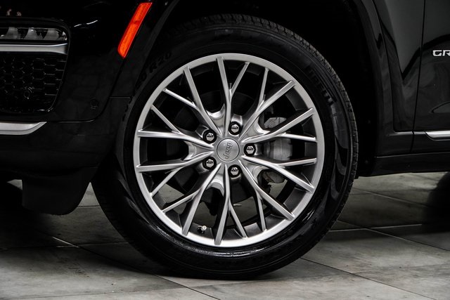 2022 Jeep Grand Cherokee Summit Image 10 of 50