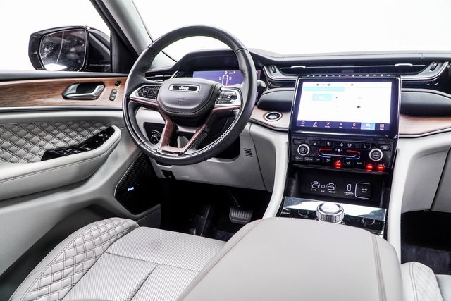 2022 Jeep Grand Cherokee Summit Image 15 of 50