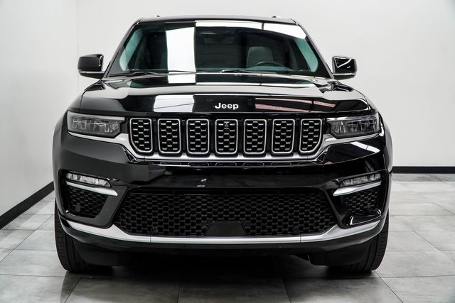 2022 Jeep Grand Cherokee Summit Image 3 of 50