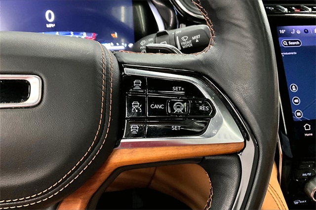 Vehicle image 25 of 39