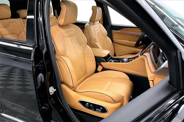 Vehicle image 9 of 39