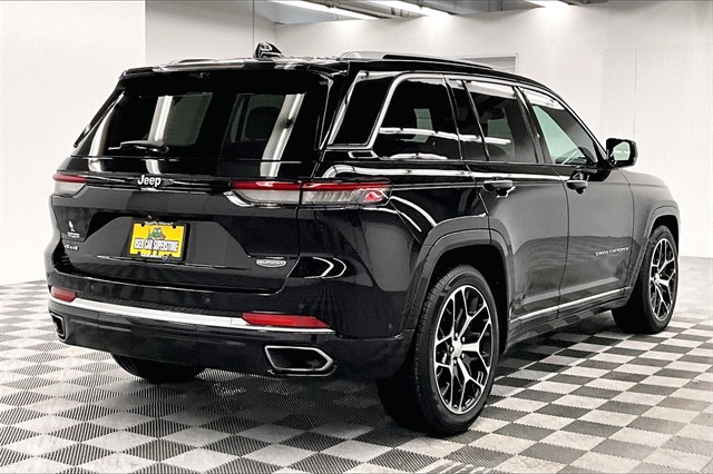 Vehicle image 3 of 39