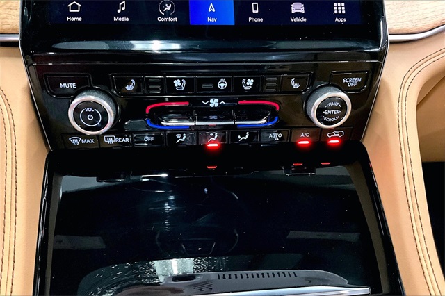 Vehicle image 28 of 39