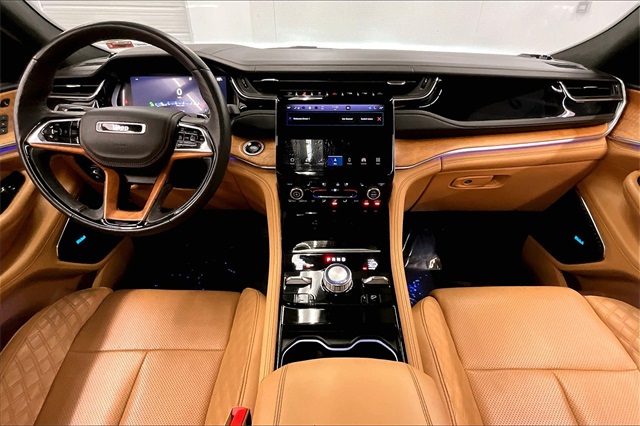 Vehicle image 15 of 39