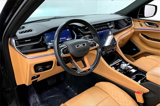 Vehicle image 13 of 39