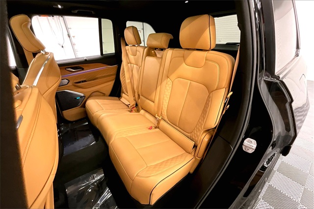 Vehicle image 22 of 39