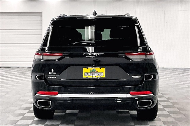 Vehicle image 4 of 39
