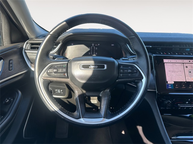 Vehicle image 20 of 32