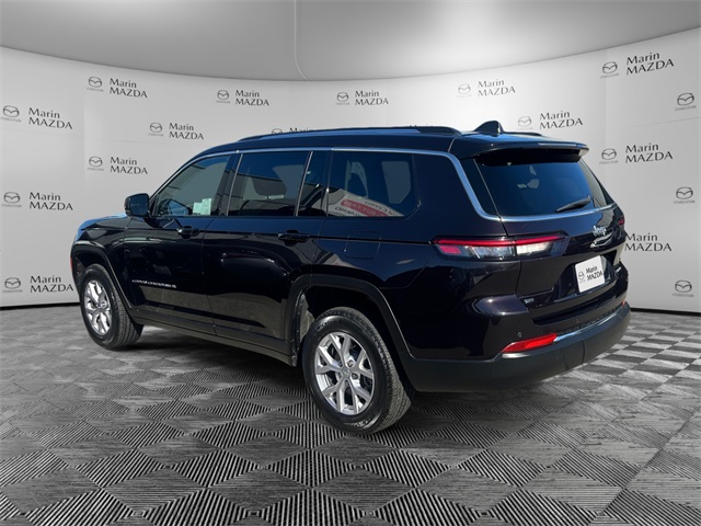 Vehicle image 7 of 32