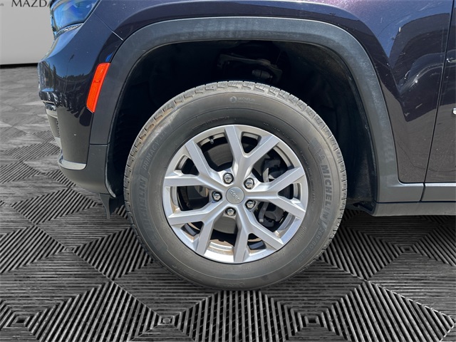 Vehicle image 9 of 32