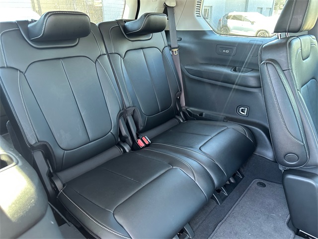 Vehicle image 12 of 32