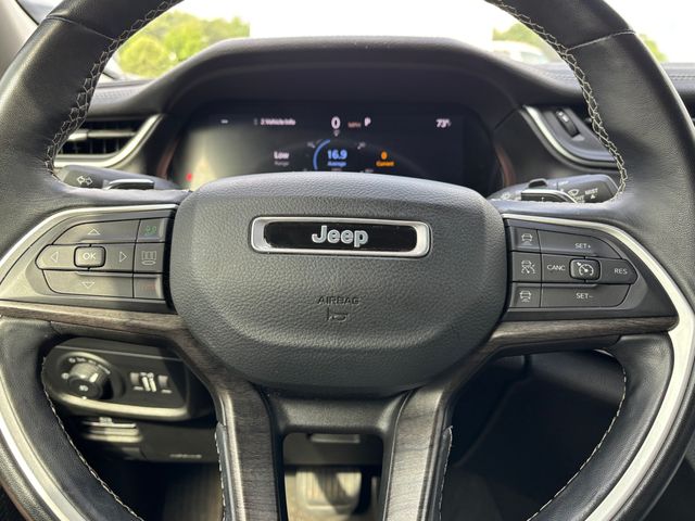 Vehicle image 17 of 18